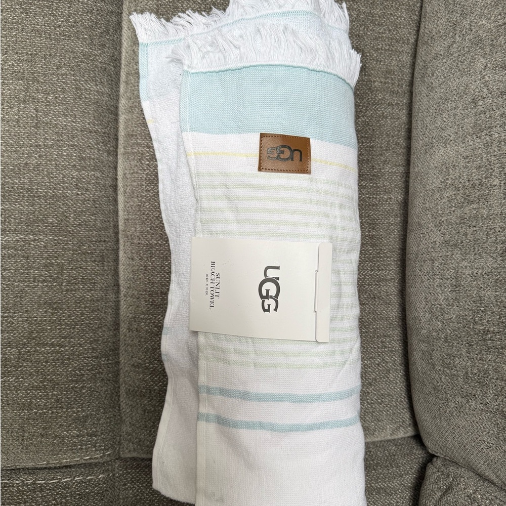 UGG Sunlit Beach Towel